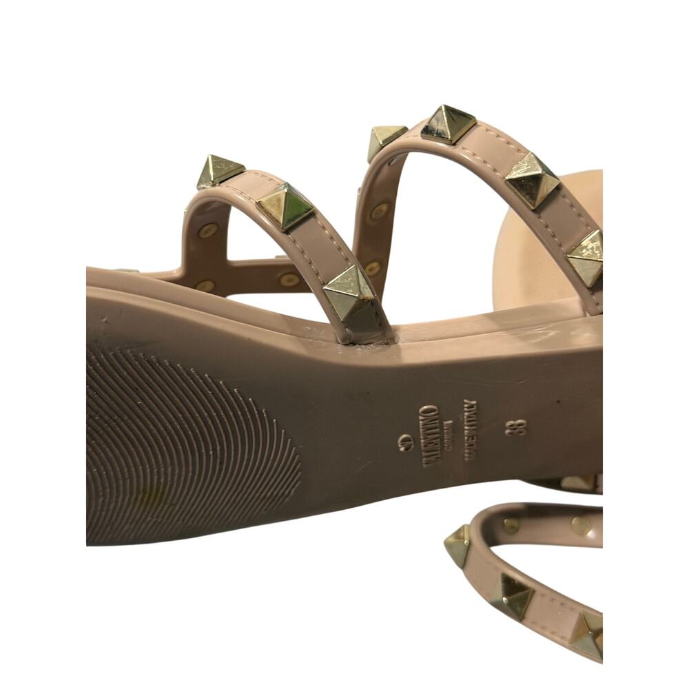 Valentino Garavani Nude Pink Rockstud Jelly Thong Sandals - Picture 9 of 11